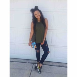 Meet your Posher, Tavia